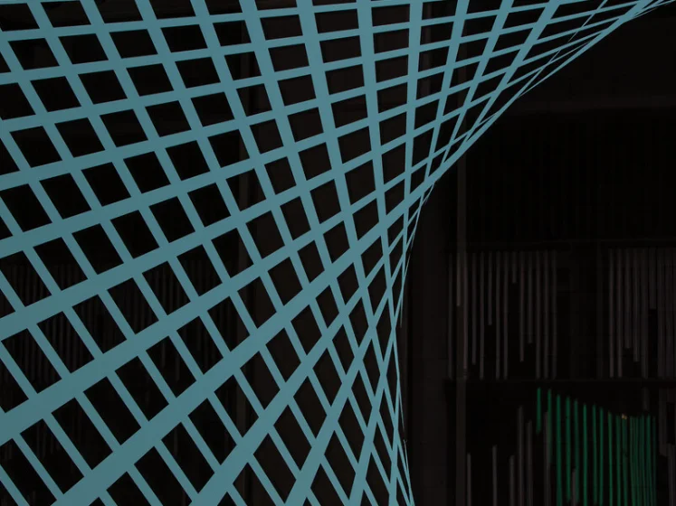 Hyperbolic curve of light747x560