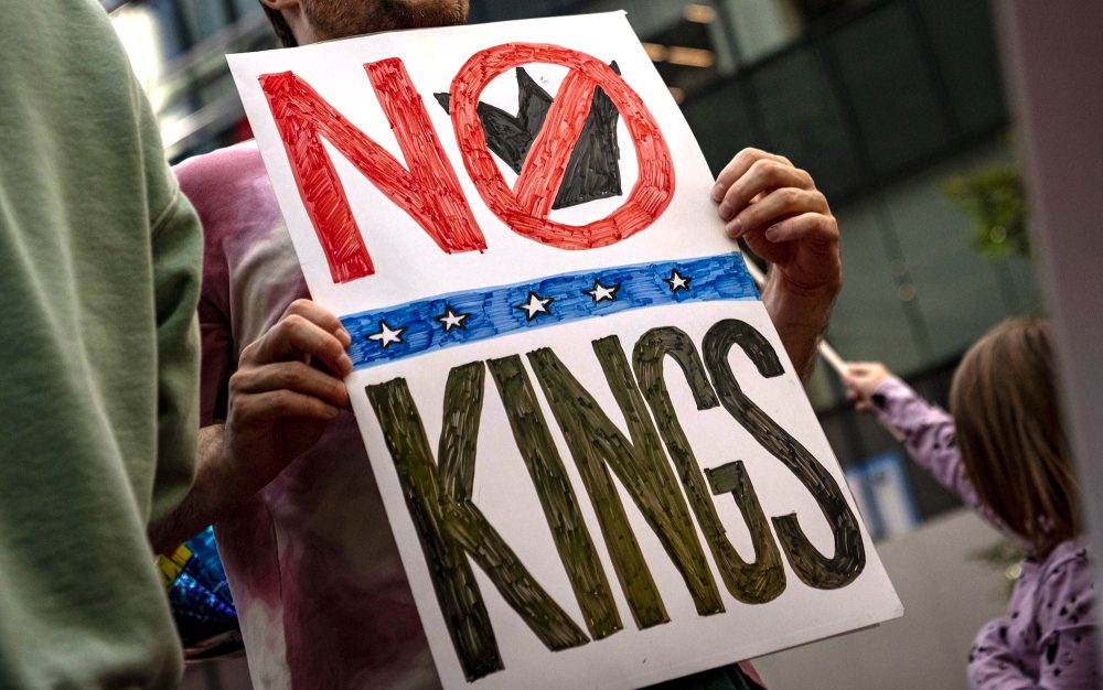 No kings sign