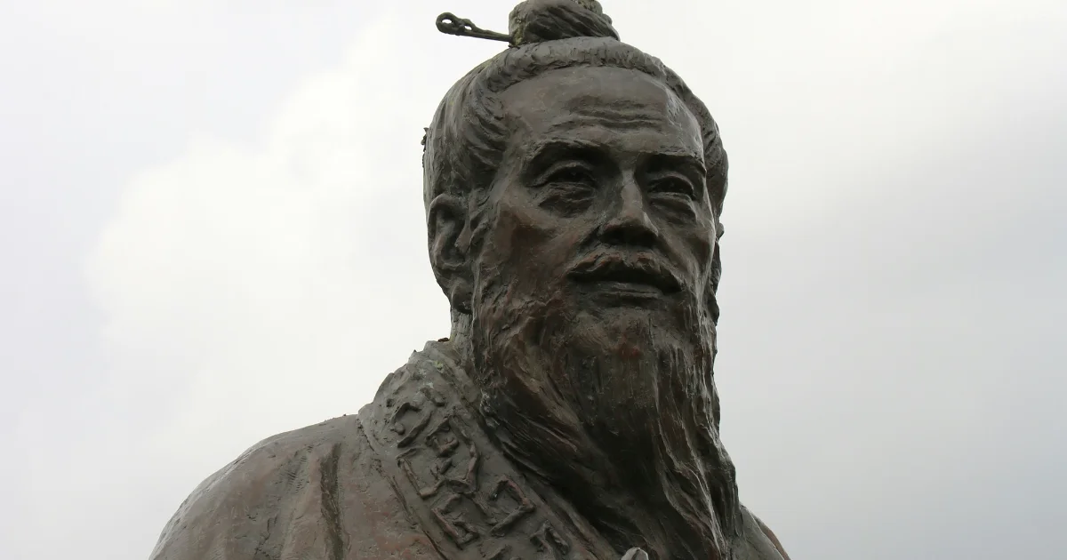 statue of Confucius