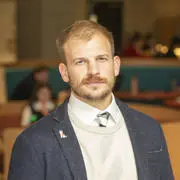 Aaron Coomer headshot