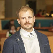 Aaron Coomer headshot