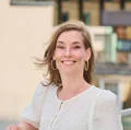 Dr Anne Theunissen headshot