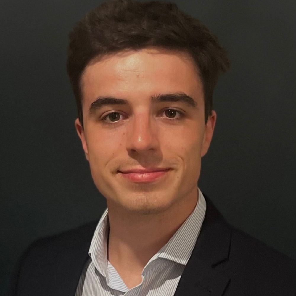 Headshot of Christopher Thomas