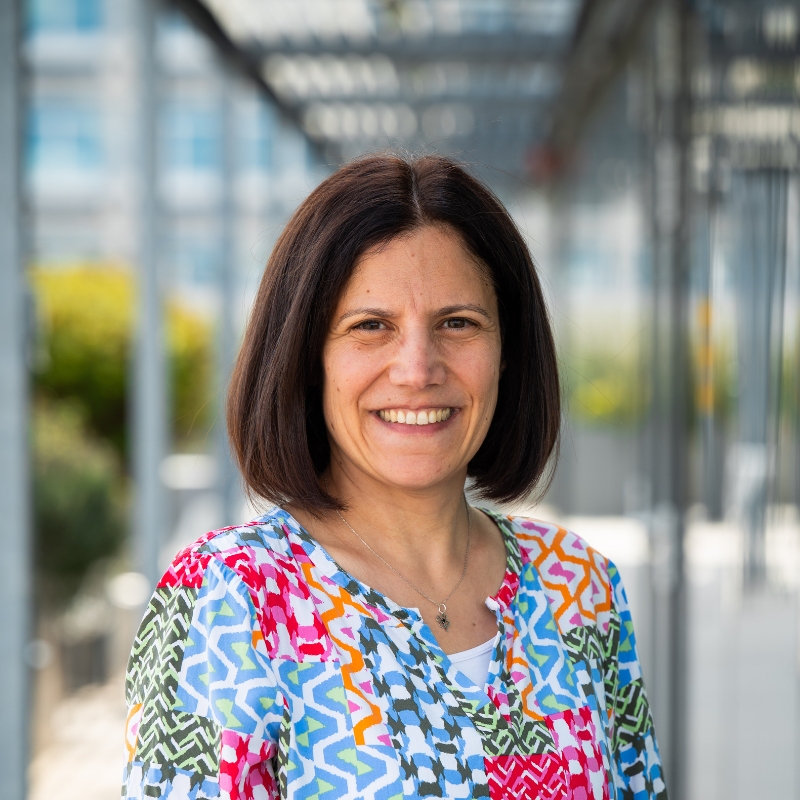 Headshot of Cosmina Dorobantu
