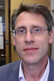 Portrait photo of Professor Martin Lodge