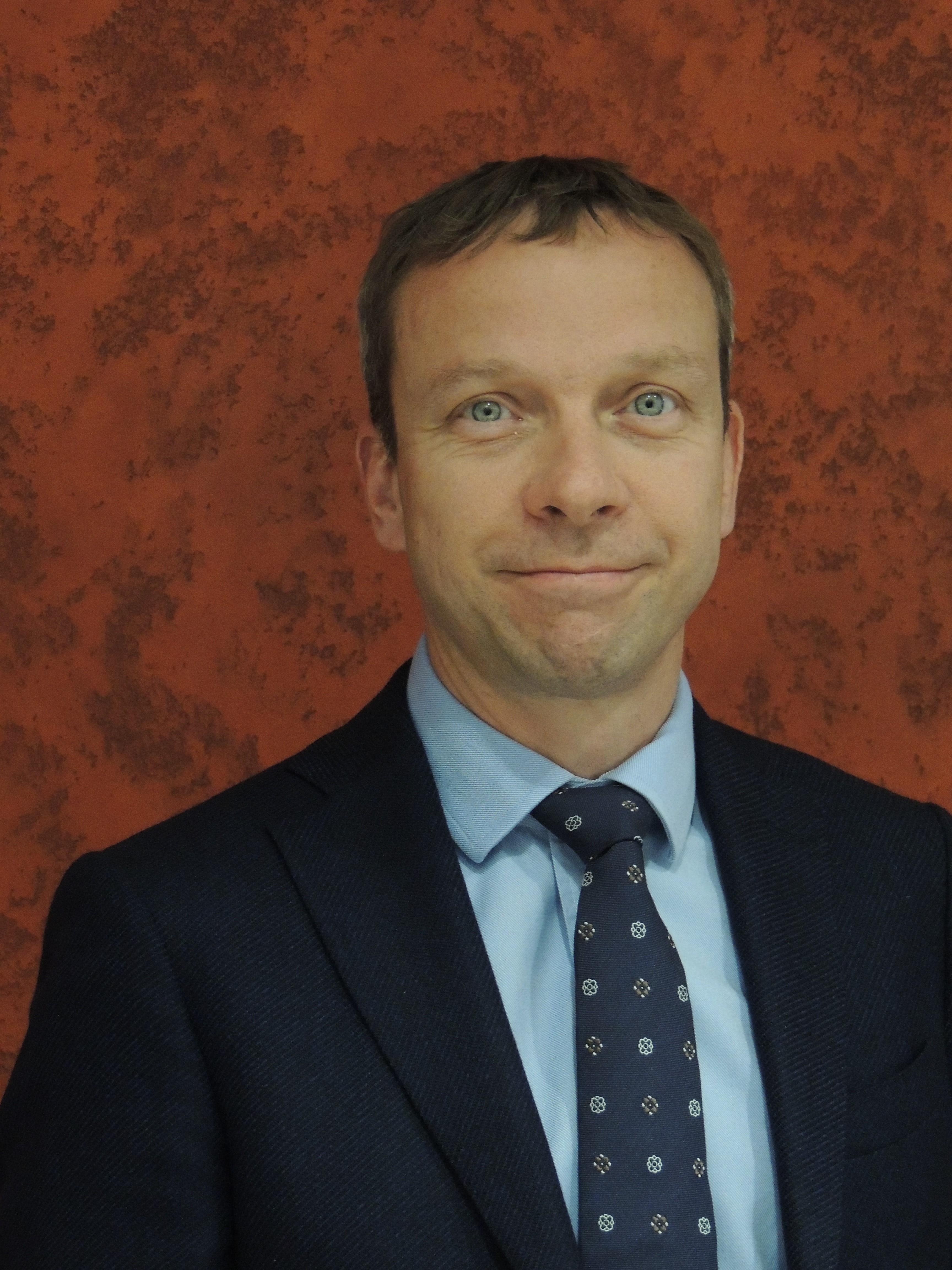 Dr Neil McLean