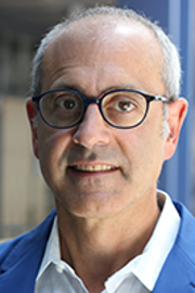 Portrait photo of Paul Apostolidis
