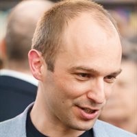 thumbnail_Luke Cooper high res small