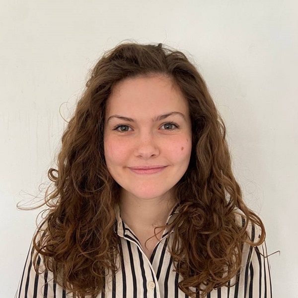 Headshot of Violetta Van Veen