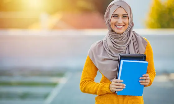 Global_Programmes_AdobeStock_student_outside_headscarf