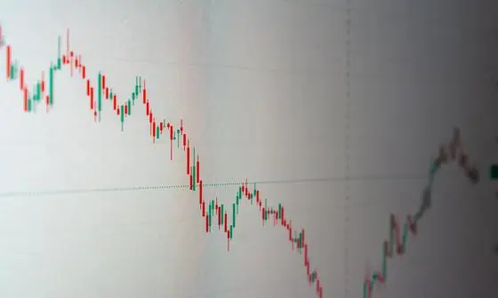 Global-Programmes-multi-coloured-graph-on-screen