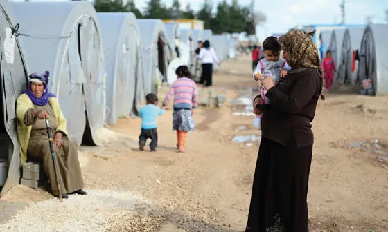 Syrian people in refugee camp in Surut