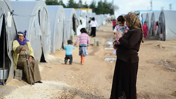 Syrian people in refugee camp in Surut