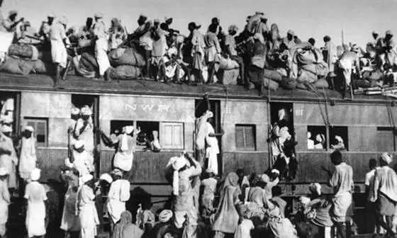 migrants on train