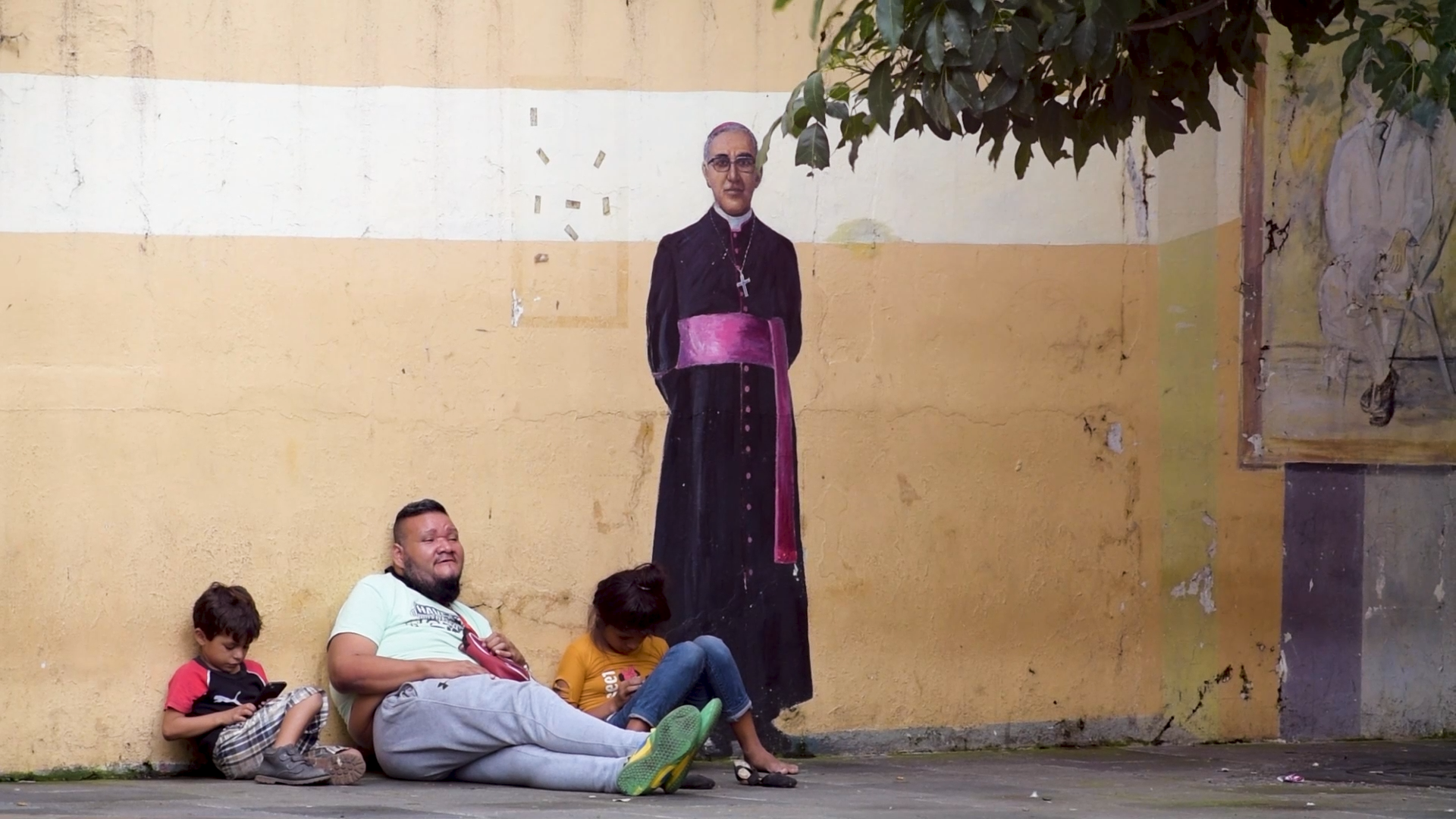 A mural depicting Monsignor Óscar Romero, Archbishop of San Salvador