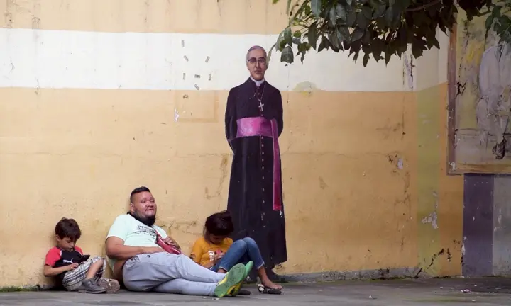 A mural depicting Monsignor Óscar Romero, Archbishop of San Salvador