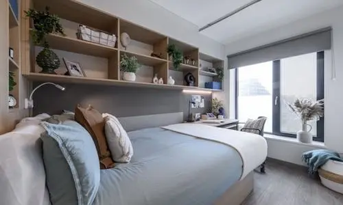 Small Ensuite Bedroom