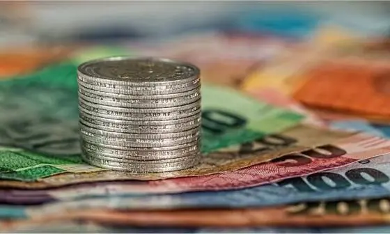 LSE School of Public Policy financial aid. Image of money.