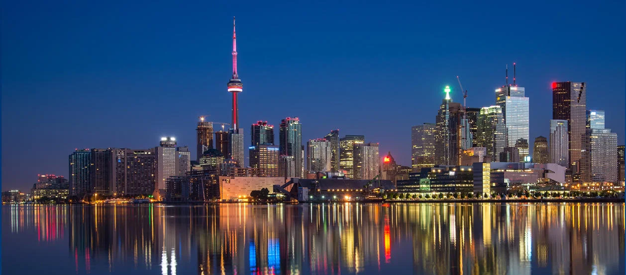 Toronto skyline at night.
