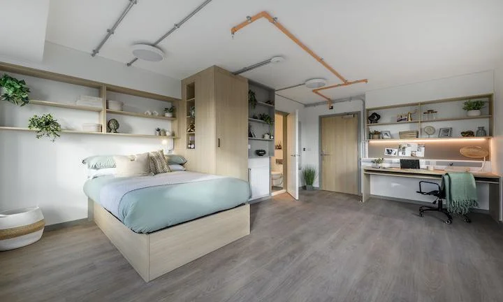 Large Single Ensuite Room