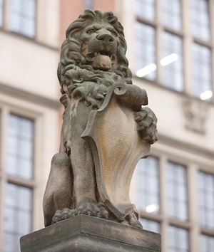 Statue of a lion outside of 32 Lincoln's Inn Fields