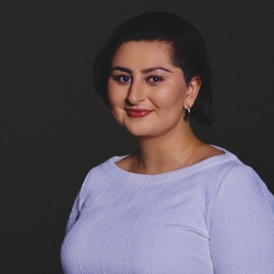 Firoza Dodhi - LinkedIn Photo 01.24