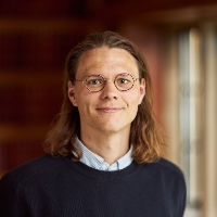 Dr. Mads Andreas Elkjær 