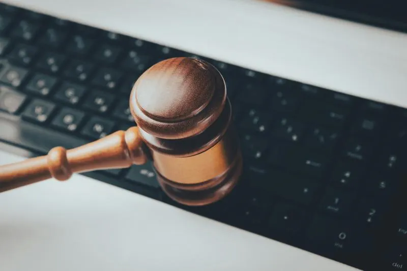 sasun-bughdaryan-b0pNcKAPDSg-unsplash AI and IP Law: Copyright, Ownership, and Licensing