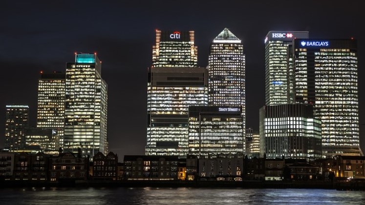 Canary Wharf by night