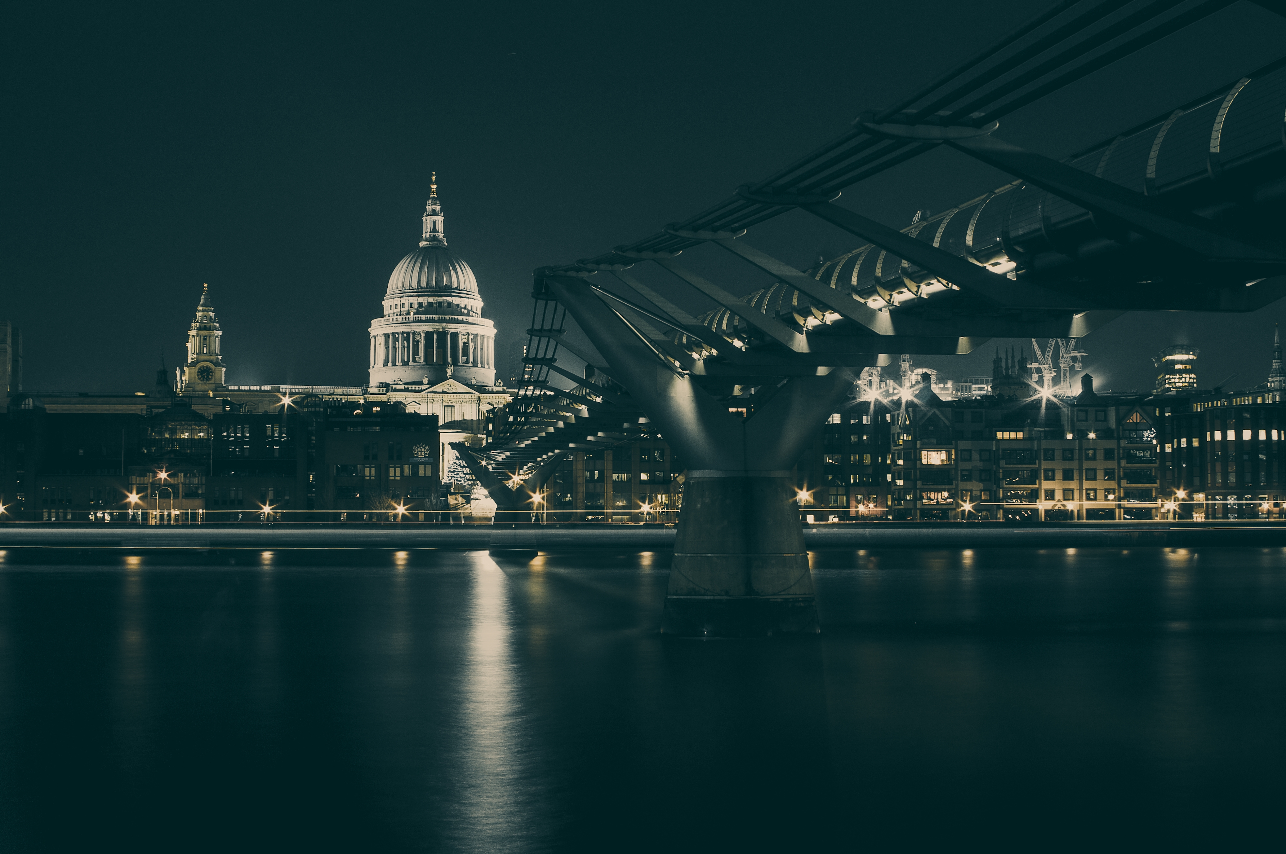 London St Paul's at night