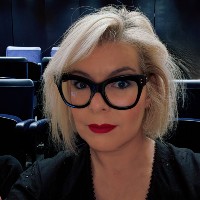 Portrait photo of Laure