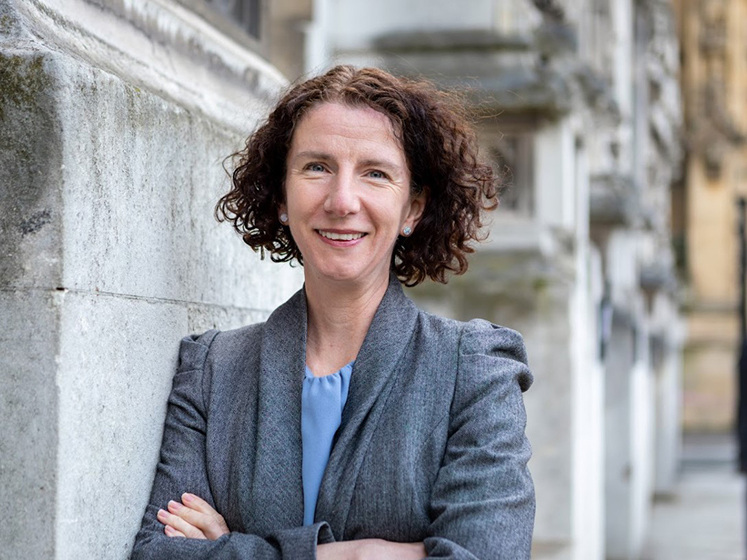 Portrait photo of Anneliese Dodds