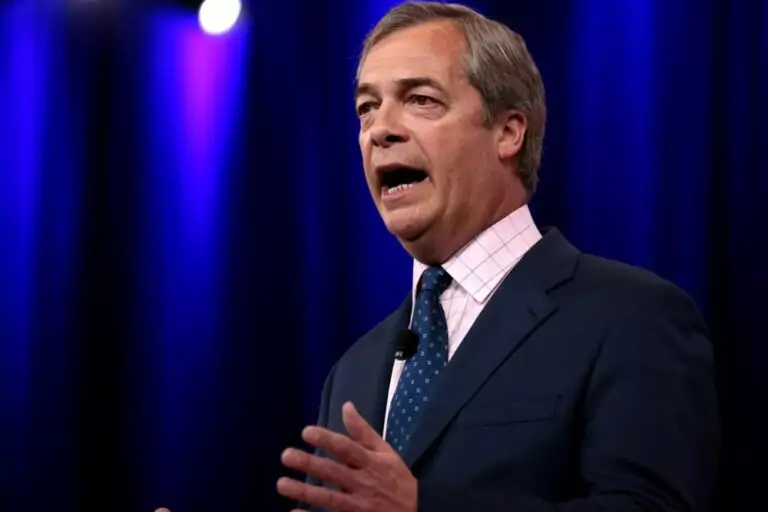Farage's Reform UK Rejects Climate Science Amid Heatwave Crisis