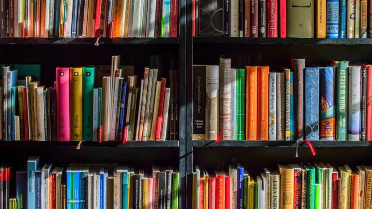 colourful-bookshelves-747x420px-16-9