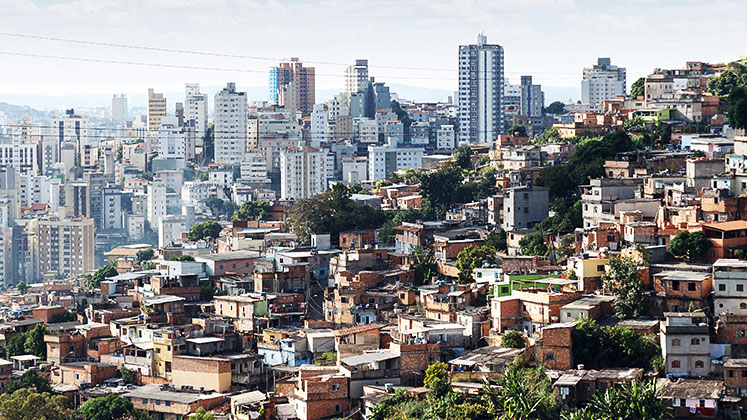 Brazil_view from Papagaio slum in Belo Horizonte_stk_747x420_photo by Fred Cardoso