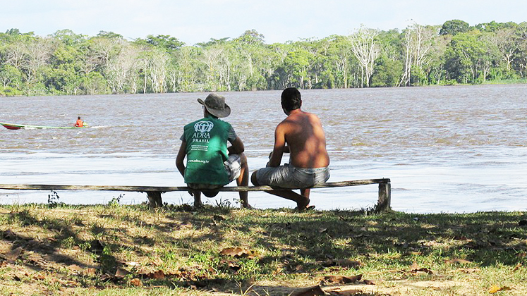 brazil-amazonas-two-men-looking-at-river-747x420_2