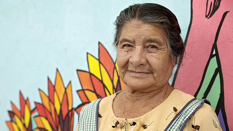 guatemala_woman_face_on_safe_cities_mural_747x420