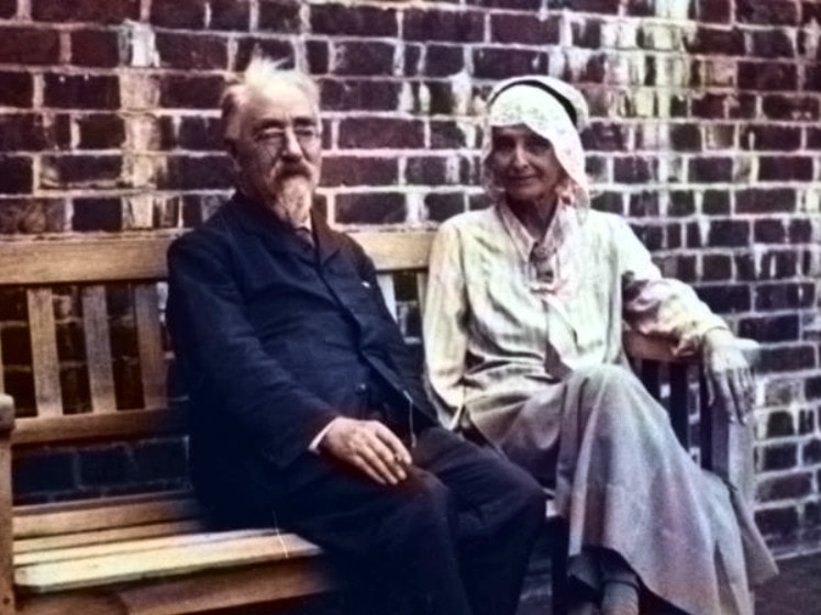 Sidney and Beatrice Webb (founders of LSE) sitting on a bench together