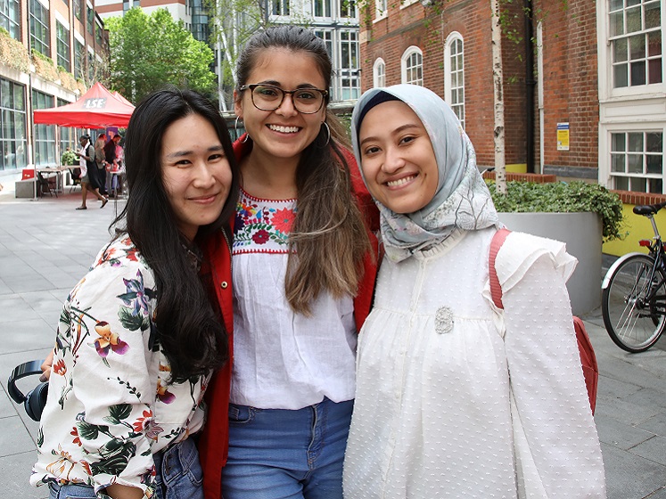 Three LSE students