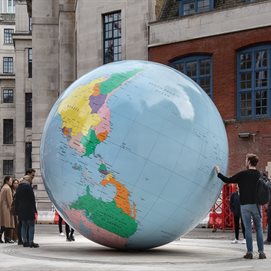 LSE globe