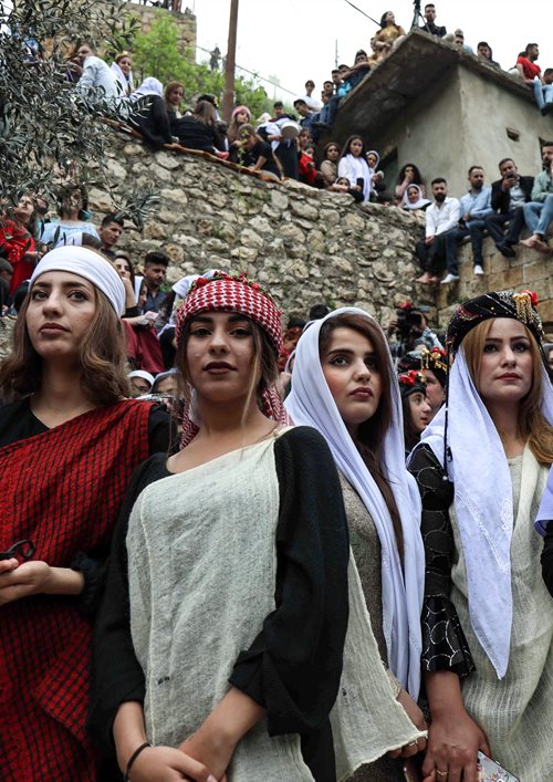 yazidi women 6720x4416