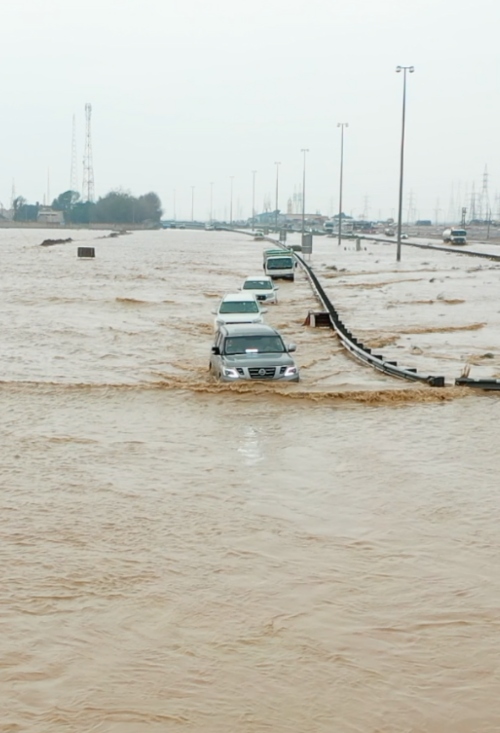 Kuwait flood 2018 500x733