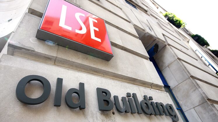 16 9 ratio-LSE_Signage_0160