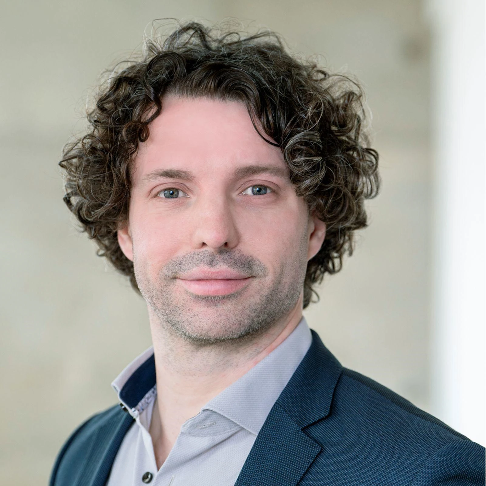 Liam_academic_Hero_1600x1600_SS2025 (1)