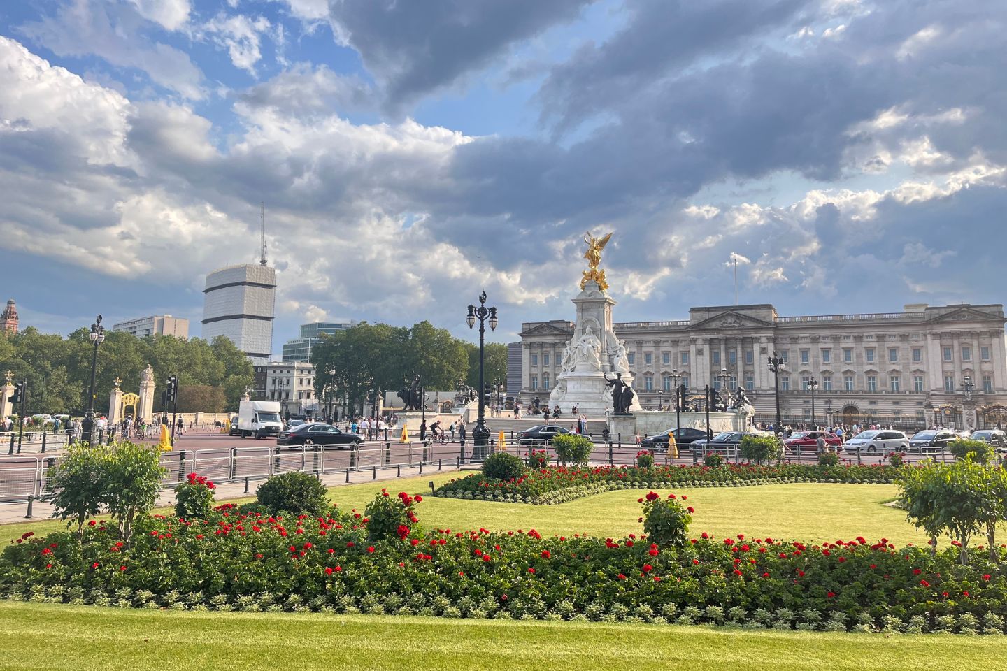 Buckingham_Palace_Qixin_UGC