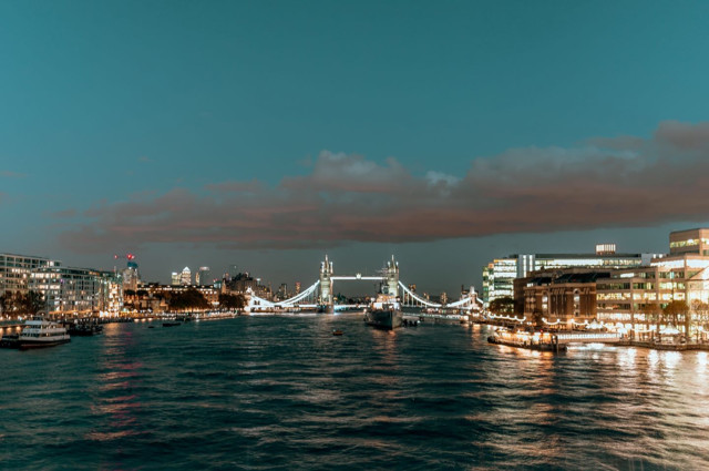 Thames_sunset-Pink_Yellow_Turquoise
