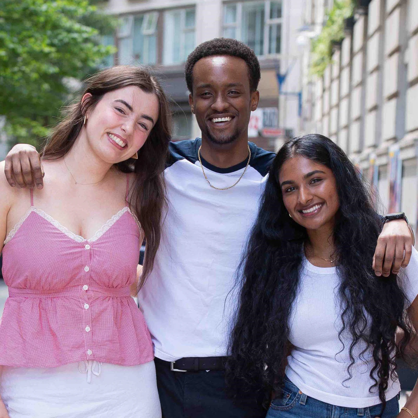 Convert_Landingpage_row_Hero_LSE_summer_2025-07-03_029